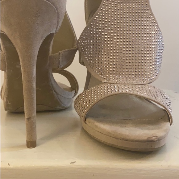 Guess Heels - Picture 5 of 7